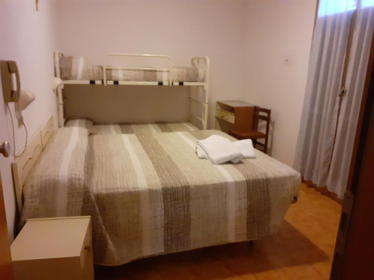 Hotel Rossini Rimini Bagian luar foto